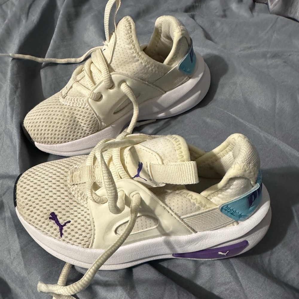 Toddler girls puma sneakers size 10